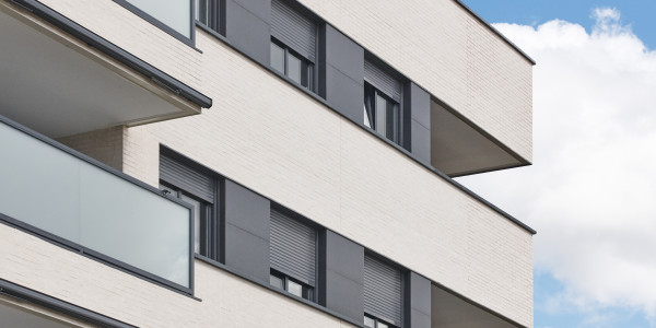 Carpintería Metálica de Aluminio / PVC Girona · Aislamiento Térmico y Acústico