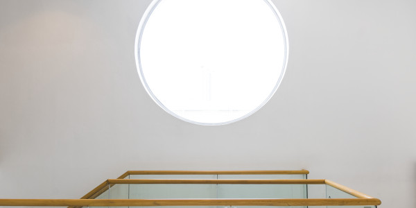 Carpintería Metálica de Aluminio / PVC Girona · Ojo de Buey, Curvada y Antiruido