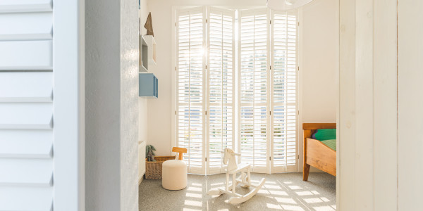 Fabricantes / Instaladores de Puertas y Ventanas de Aluminio / PVC en Girona · Contraventanas y Persianas a Medida