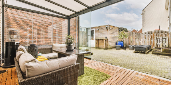 Puertas y Ventanas de Aluminio / PVC a medida Girona · Cortinas de Cristal