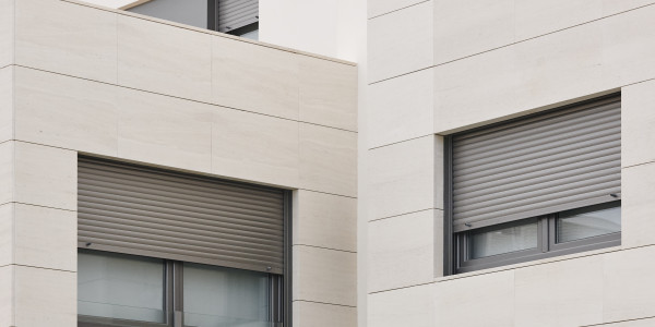 Puertas y Ventanas Seguridad de Aluminio / PVC en Girona · Aislamientos Acústicos