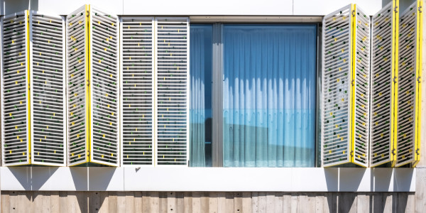 Puertas y Ventanas Seguridad de Aluminio / PVC en Girona · Contraventanas y Persianas a Medida
